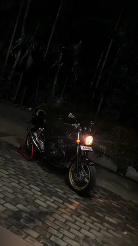 𝙀𝙮𝙖𝙝𝙝𝙝𝙝𝙝😫💐!!                                               #cb400sf #highcapacitysrilanka🇱🇰 #japan🇯🇵 #400cc #fypppppppppppppppppppppp akurana