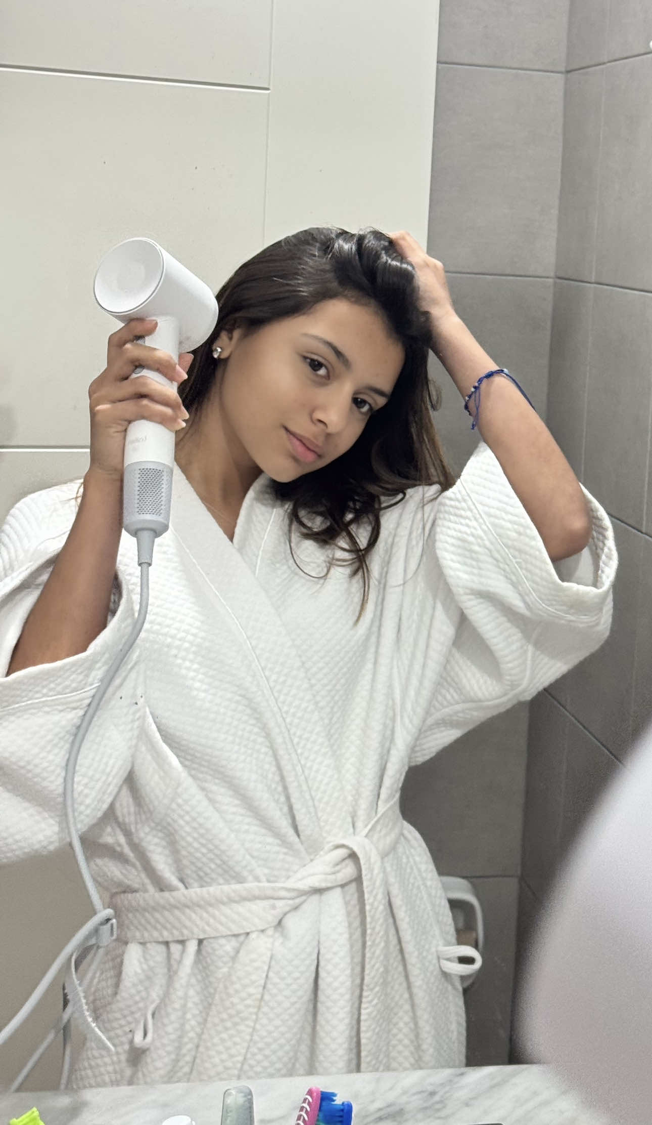 🤍 Amando mi nueva Laifen SE en color Blanco ✨ @Laifen Latam  Secado rápido, ultra silencioso y con ese look clean girl que amamos. Mi aliado perfecto para mis días de grabación: ligero, práctico y deja el cabello listo en minutos, sin esfuerzo. ¡Consíguelo ya en la web de @Falabella Perú  #paratiiiiiiiiiiiiiiiiiiiiiiiiiiiiiii #fyp #videoviral #tipsdebelleza #secadora 
