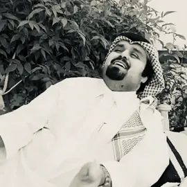 احسب أني على حقي قوي و جري ‏لين شفتك تعامى و أنت عينك ترى ! ‏كيف قساك وقتك و أنت عظمك طري ‏وش صار بغيابي كيف يـا هل ترى ؟  #بندر_بن_عوير 