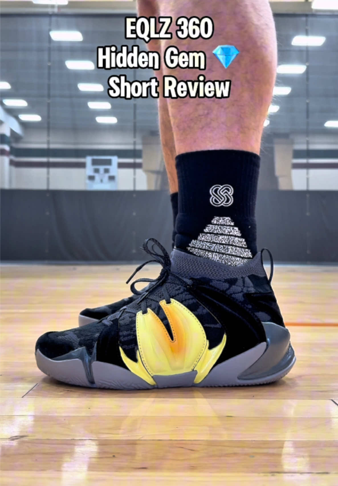 EQLZ 360 “Hidden Gem” 💎 Wide-foot friendly, elite traction, and stability that holds up after heavy runs. Cushion isn’t crazy plush, but still great.  Would you hoop in these? . @EQLZ @eqlz_world  . #EQLZ360 #eqlz #basketballshoes #sneakers #sneakrtweakr