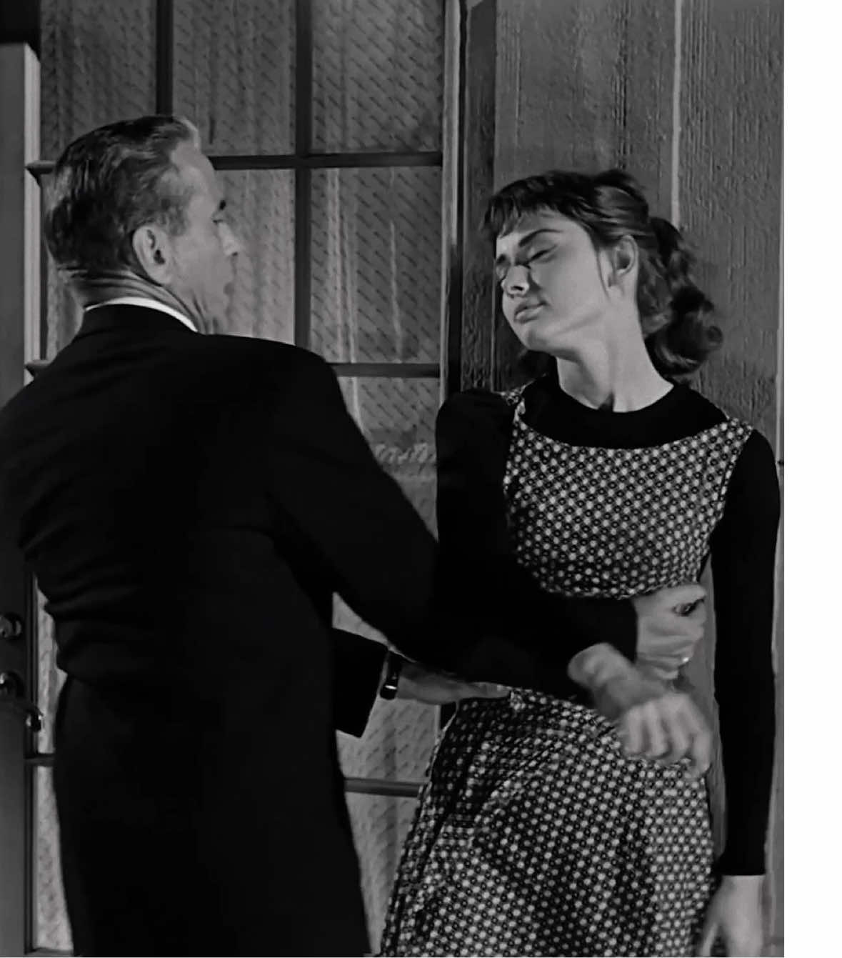 I look for you. | slacking with my posts but Sabrina will always give me inspiration!!  #oldhollywood #audreyhepburn #sombr #audreyhepburnedit #foryou 