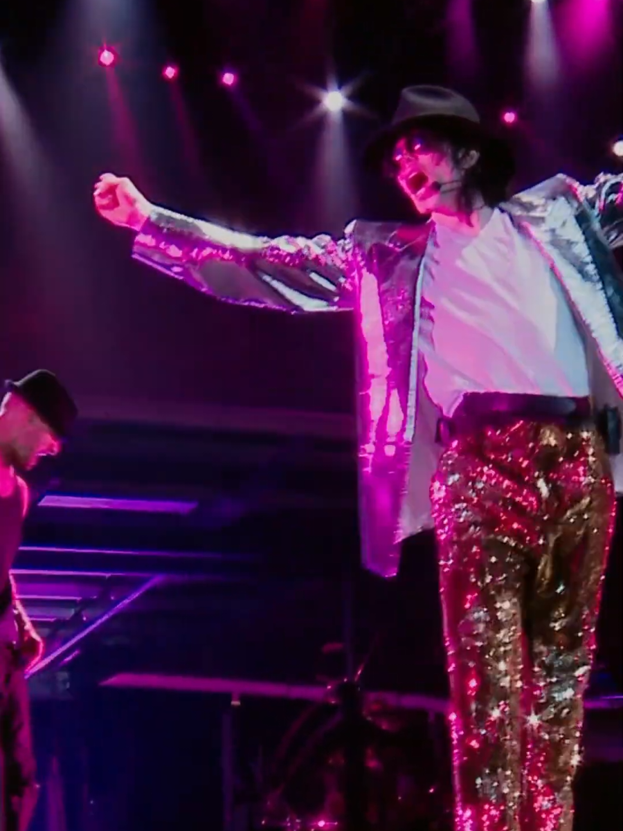 Michael jackson in this is it 2009 #popular #moonwalkers #thisisit #michaeljackson #kingofpop 