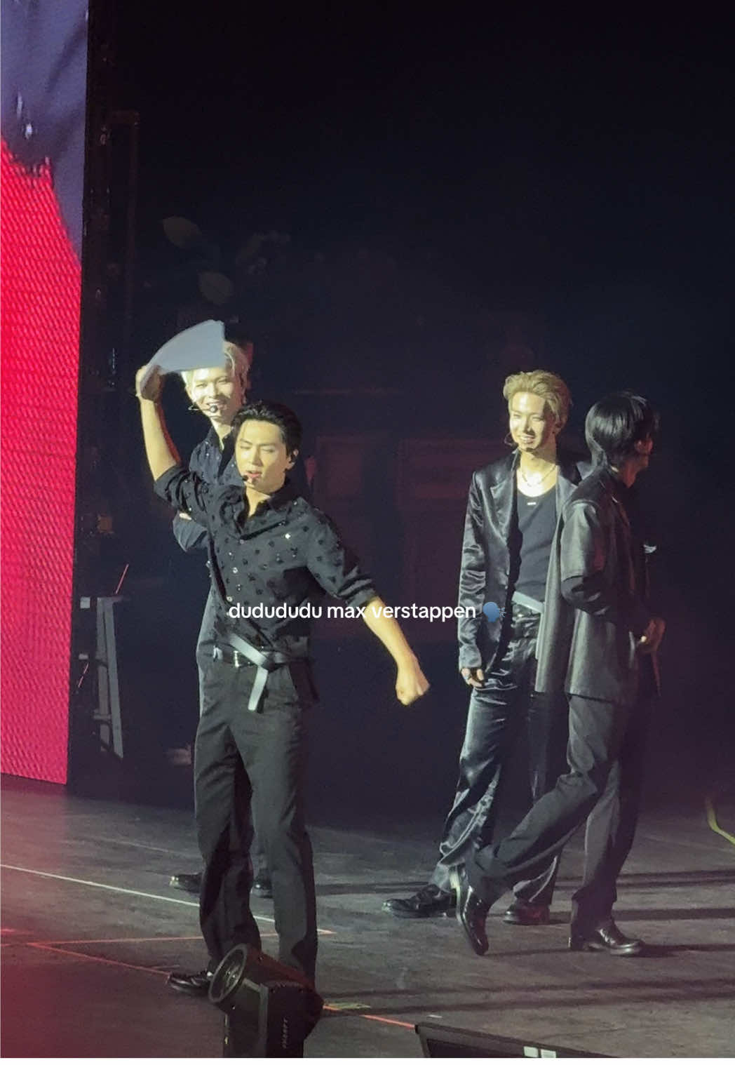 our biggest F1 fan in amsterdam🏎️🐈‍⬛ #enhypen #enhypeninamsterdam #enhypenjay #walktheline_in_amsterdam #engene 