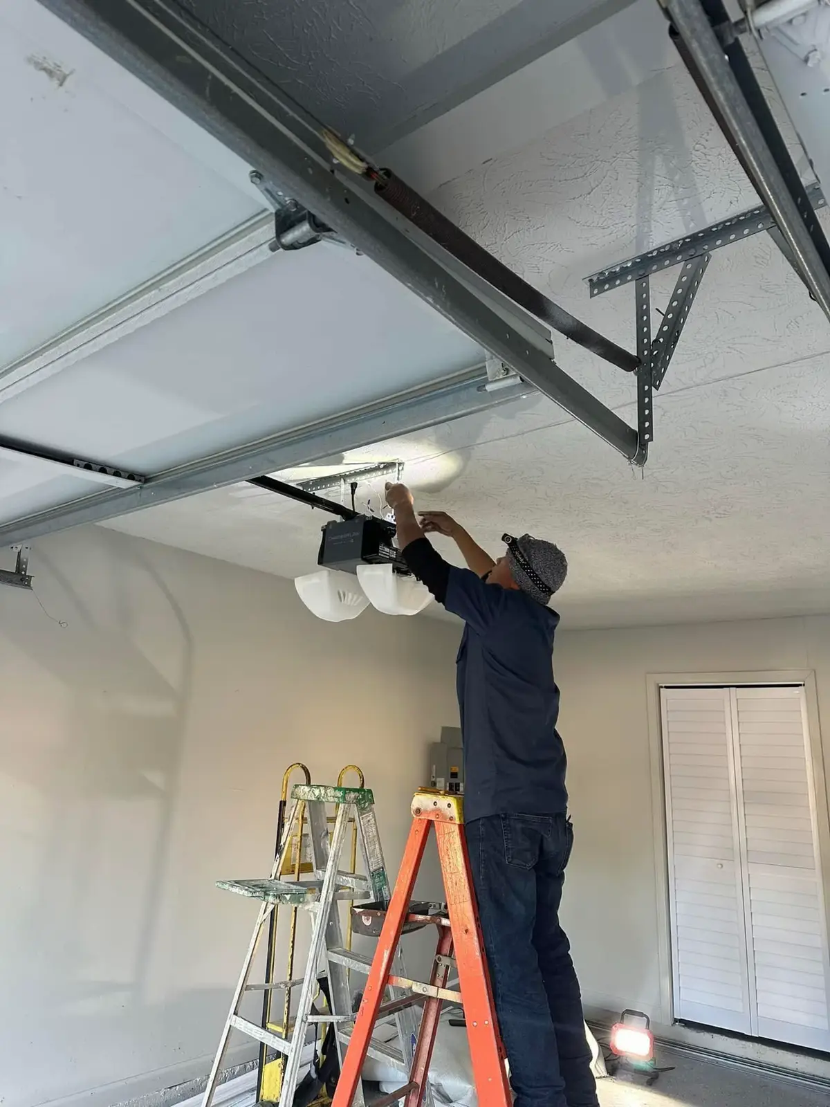 Hôm nay anh tràng này lại vất vả rồi, sắp xong rồi cả nhà ơi 