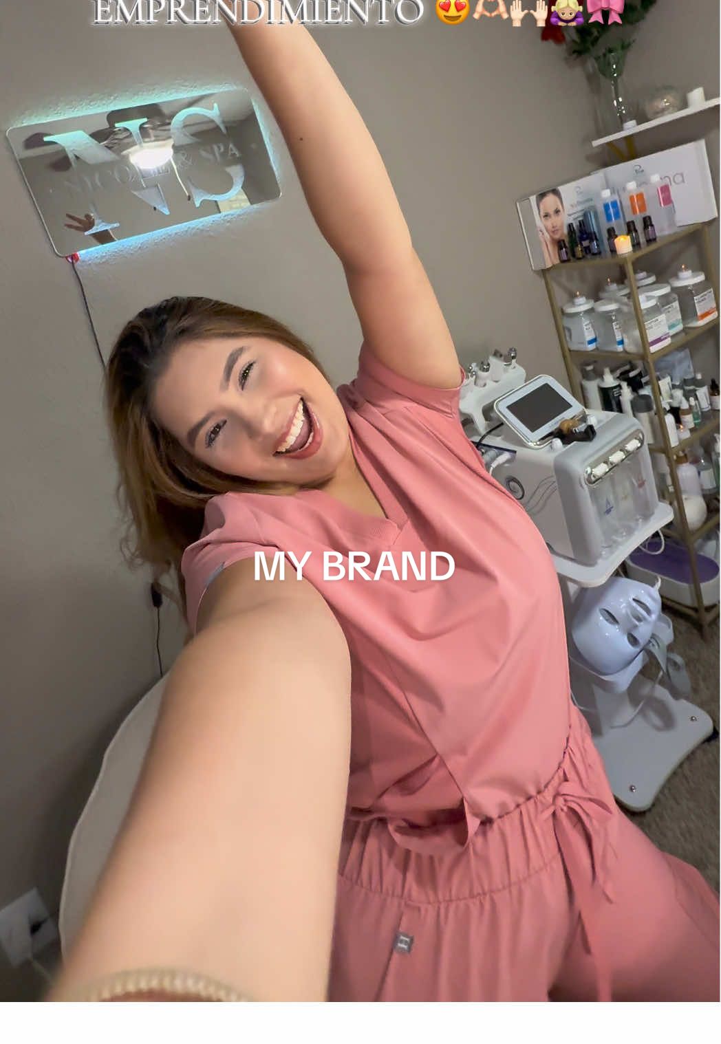 Solo soy una emprendedora muy orgullosa y feliz de todo lo que he logrado en un país que no es el mío🫶🏻😍🙇🏼‍♀️🙌🏻🤍!  @Nicole__spa mi emprendimiento, mi motor, mi lugar seguro, mi sueño hecho realidad😍🤍🫶🏻🙇🏼‍♀️ #LIVEIncentiveProgram #GenuineInteractionMatters #PaidPartnership #bran #emprendedora 