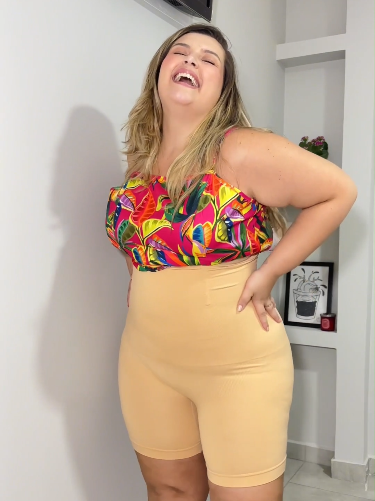 Quando a primeira camada respeita, o resto flui.  Tecido gostoso, acabamento invisível, confiança real.  Conta pra mim: qual look você ficou com vontade de usar de novo? 💕 #Midastime #MidasTransforma #Shapewear #CintaModeladora #Modeladores