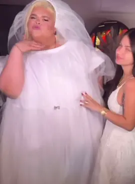 Gordão da Xj arrasando vestido de noiva para a festa no rancho do Maia. #gordaodaxj  #festa  #noivalinda 