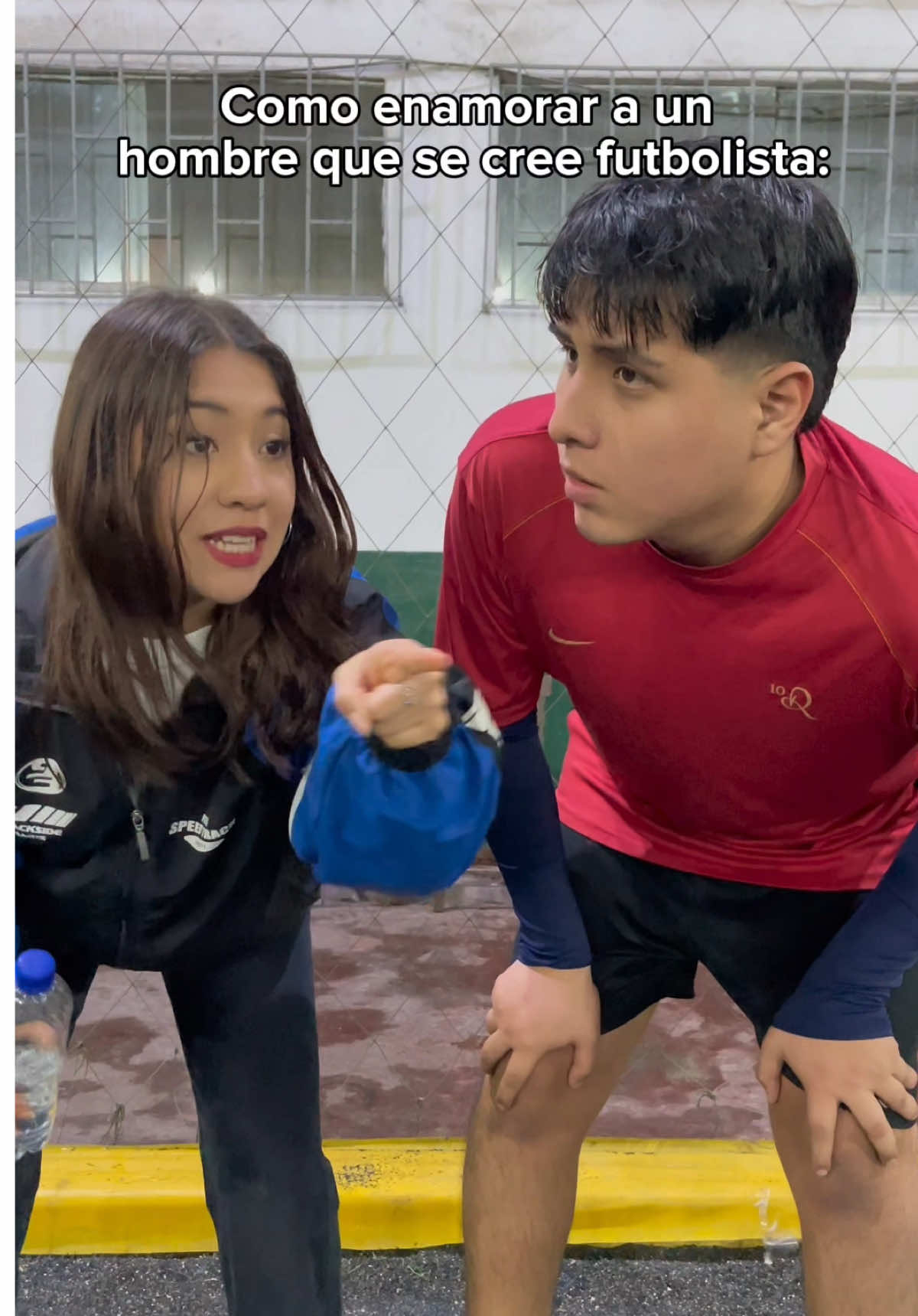 Así se enamora a un futbolista 🥵 XD #humor #comedia #parejas #novios #futbol⚽️ 