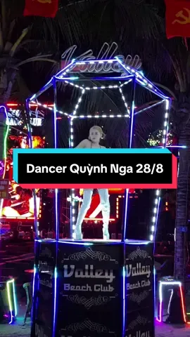 Dancer Quỳnh Nga at valley baech club Ha Long#quynhnga#valleybeachclub#dance#bar#music