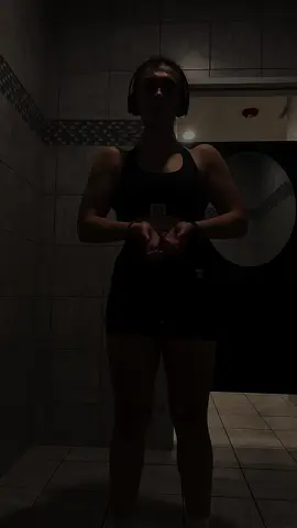 ✨Feel the legs lacking, been dealing with lower back and hip issues but we are getting back! 🖤 #trending #gymreapers #gymmotivation #gymgirl #disapline 