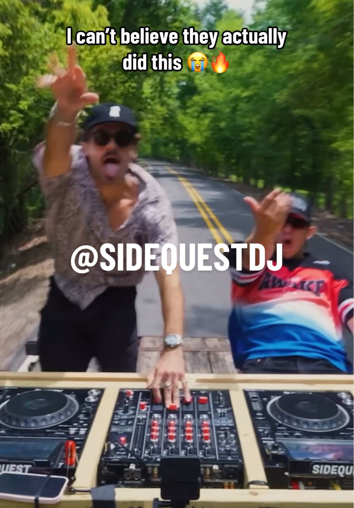 Tag someone you’d do this with 😭 @SIDEQUEST DJ 🔥 #dj #djtransition #djset #fypシ #mashup #djsoftiktok #remix #music 