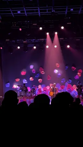 so proud of myself for only crying twice✌🏼 have been wishing for this day since I was 10🥰🤍 @The Fray #thefray #missionballroom #denver  also Ignore the really bad quality of my phone 