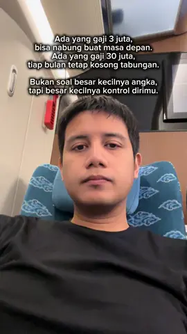 Gaji besar belum tentu bikin tenang, tapi gaji kecil juga bukan berarti nggak bisa nabung. Kuncinya ada di cara ngatur.  ✅ 3 langkah simpel biar gaji lebih terkontrol: 1. Bikin pos keuangan → Bedain kebutuhan, tabungan/investasi, dan gaya hidup. 2. Auto-debit nabung/investasi → Jadi prioritas, bukan sisa. 3. Pantau cashflow tiap bulan → Catat biar tahu bocor halusnya di mana. Ingat, finansial sehat bukan soal berapa yang masuk, tapi seberapa bijak kamu mengelola. #TipsFinansial #BelajarKelolaUang #NabungItuKeren #FinancialWisdom