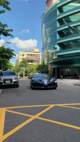 這不是車展，SF90XX Spider 在路上跑！🥶 #Ferrari #SF90XXSpider #Supercar #Hypercar #CarSpotting