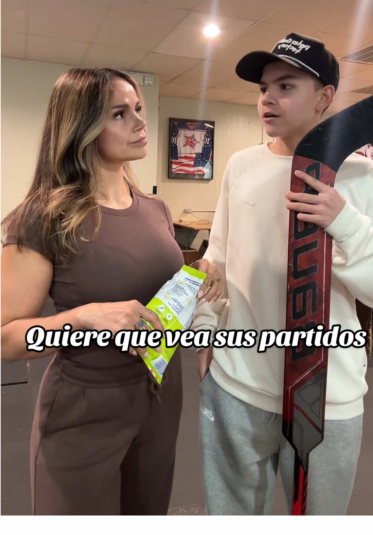 En realidad me encanta verlo 🥅💪🏽 #humor #humortiktok #comedia #mihijo #hijosymadres #hijoymadre #hijoymama #hockey 