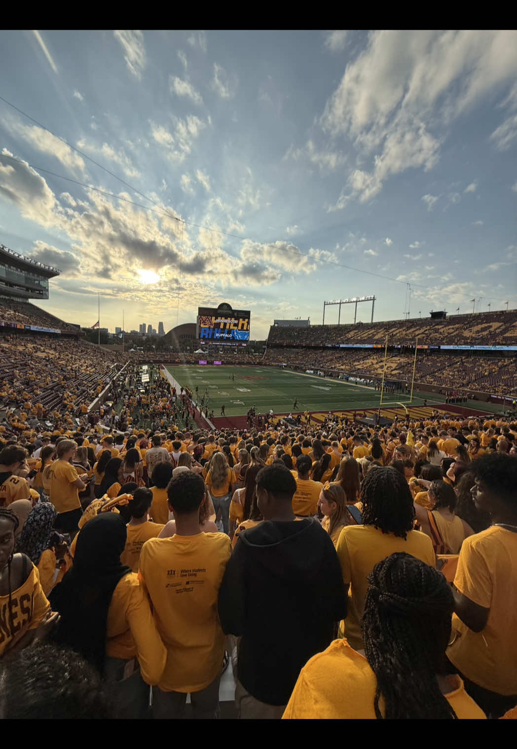 star wrlddd #umn #football #fyp #college