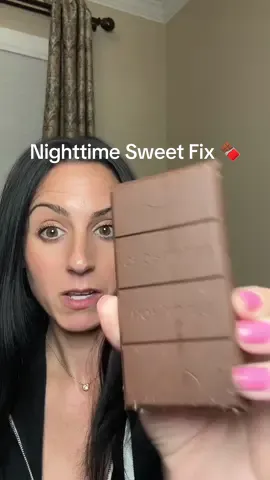 I can’t be the only one who NEEDS something sweet after dinner 😅 @Hormbles Chormbles protein candy bar are my new guilt-free fix— they have 0 sugar, 10g protein, and only 100 calories. Sweet +salty + crunchy = cravings satisfied 🙌🏼 #proteinbar #candybar #sweettooth #proteinsnacks #guiltfreesnacks 