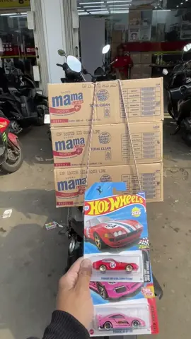 Hokinya kepake lagi😭😭 #hotwheels #alfamart 