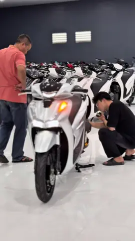 Sh 160i phiên bản cao cấp màu sơn bạc đen titan 2025 ✨ Cảm ơn e trai đã ủng hộ a 🥰🥰 #tuanvinhhoa #xemaysoctrang #sh160i #xedovietnam #trendxuhuong 