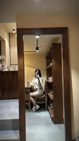 Đường càng đông lại càng muốn ở nhà Người mà ai cũng có thể chạm vào lại càng chẳng muốn chạm 🕊️🎈💫#xh #nhachay #viralvideo #capcut 