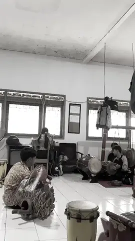 Kon Sinau malah ndadi,sak temu ne tasih belajar an🙏😂 #promomakangajian #fyp #shenterewetulungagung #xybca #tulungagung 