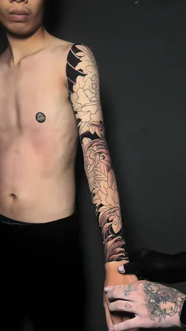 Buổi đầu tiên cho anh trai full tay hoa mẫu đơn #tattoos #tattoo #tattooartist #hinhxamdep #abahoatattoo 