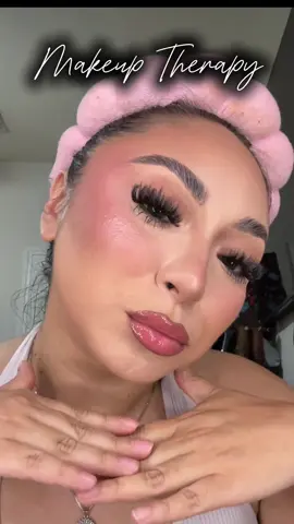 This is the only time Im at absolute peace✨ #makeuptherapy #makeuptutorial #makeuproutineeveryday #makeuptok #softglam 