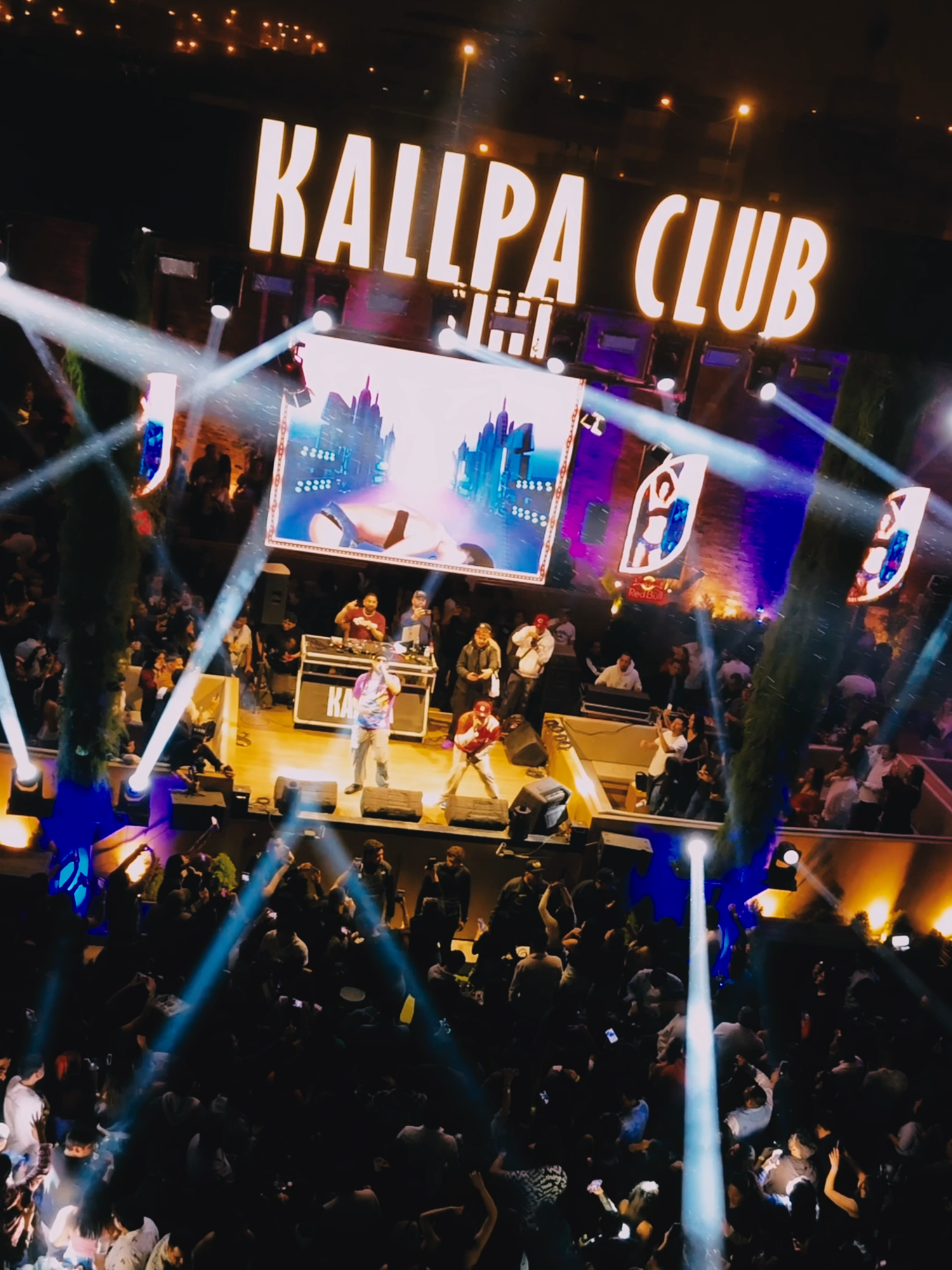 Asi se vivió la presentación de el dúo rastrillero @jkingymaximanoficial en El Gigante de Lima Sur ✨ ▶️ Dale Play - Etiqueta y Comparte ❤️ #jkingymaximan #Concierto #KallpaClub #reggaeton #limasur