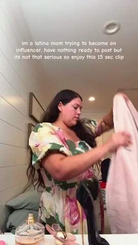 Just say hi pleaseeeee!😅✨❤️ #latinafitness #señorainfluencer #mamalatina #latinastiktok #mamamexicana 