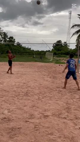 b jes lg ball jg slanh ot 🥹🤍#កីឡាករតាមភូមិ❤️😍 #កីឡាកររើសបាល🤟🤟😂 