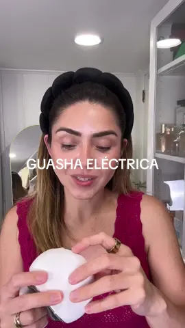 La Guasha o masajeador eléctrico de Riki va a estar en descuento así que ya les aviso.  . . . . . . . #guasha #rikisculptress #guashaelectrica #skincake #koreanroutine 