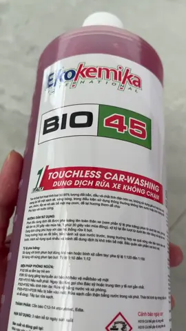 Xe bám đầy bùn đất, dầu mỡ sau mưa? 🚗💦 Đừng lo, chỉ cần Bio 45 – rửa sạch không cần chà tay, an toàn cho sơn xe. Hãy thử ngay hôm nay để xe luôn sáng bóng! ✨ #ruaxeotokhongcham #nuocruaxe #ekokemika #ruaxetaigia 