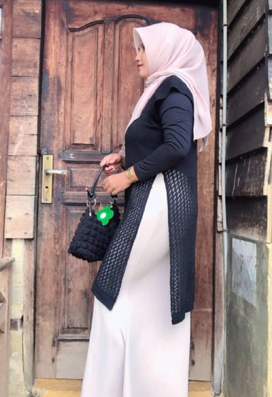 outfit nongki  bareng teman  teman chek  #atasanrajut #rubytunikjaringrajut #atasankekinian  #rekomendasioutfit #outfittrends #rokscuba #rokkekinian #fypage 