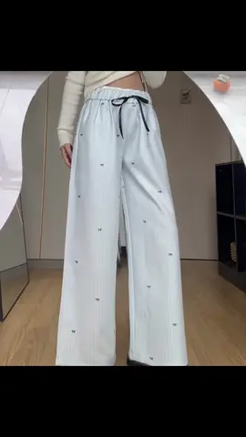 ✨ Quần suông ống rộng kẻ sọc – Mát lịm mùa hè, style chuẩn xinh ✨ #QuanOngRong #QuanNuDep #QuanSuongNu #QuanKeSoc #ThoiTrangNu