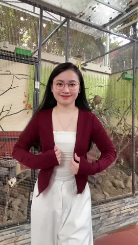 Đỏ mận là chân ái 🥰#xuhuonhtiktok #thoitrangnu #jusdun #aokhoaccardigan 