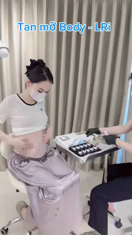 💥 𝐋𝐑𝐈 𝐁𝐎𝐃𝐘 - 𝐓𝐈𝐄̂𝐌 𝐓𝐀𝐍 𝐌𝐎̛̃ -𝐁𝐎𝐃𝐘  Dành cho khách có nhu cầu tan mỡ nách - vai - tay - đùi - bụng- lưng - eo. Cam kết chưa có dòng tan mỡ nào địch lại nổi #LRI_Body đâu nhaaaa. 1 liệu trình mà chỉ sau 3-5 buổi đã thấy nhỏ đáng kể mỡ tan sạch 99%  . Qtrong là k xâm lấn nên rất an toàn. Ưu điểm :  • Rất phù hợp với những bạn nào chỉ cần tan mỡ 1 vùng trên body ( không cần giảm toàn thân) • Hiệu quả ngay từ buổi đầu tiên • Liệu trình 3-5 buổi 12-14 ngày tiêm 1 lần.#LRI_Body #giamcanantoan #lrigiamcan 