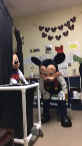 #talkingMickey #disneybackstagephotos #disneybackstage #disneybackstagesecrets #oops 