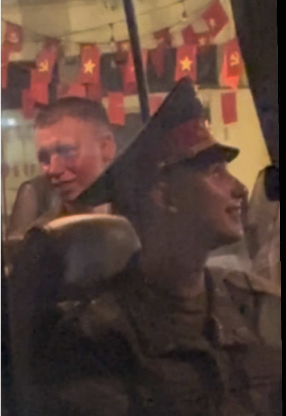 bị cấm chat cả tối nên lên xe cái là chat k ngừng 💀 ##ilovetiktok #russia #quandoinga🇷🇺 #армия #xuhuong 