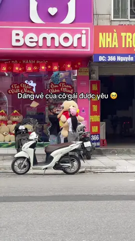 Làm con gái vui dễ thật 🥰 #bemori #gaubong #quatang #couple 