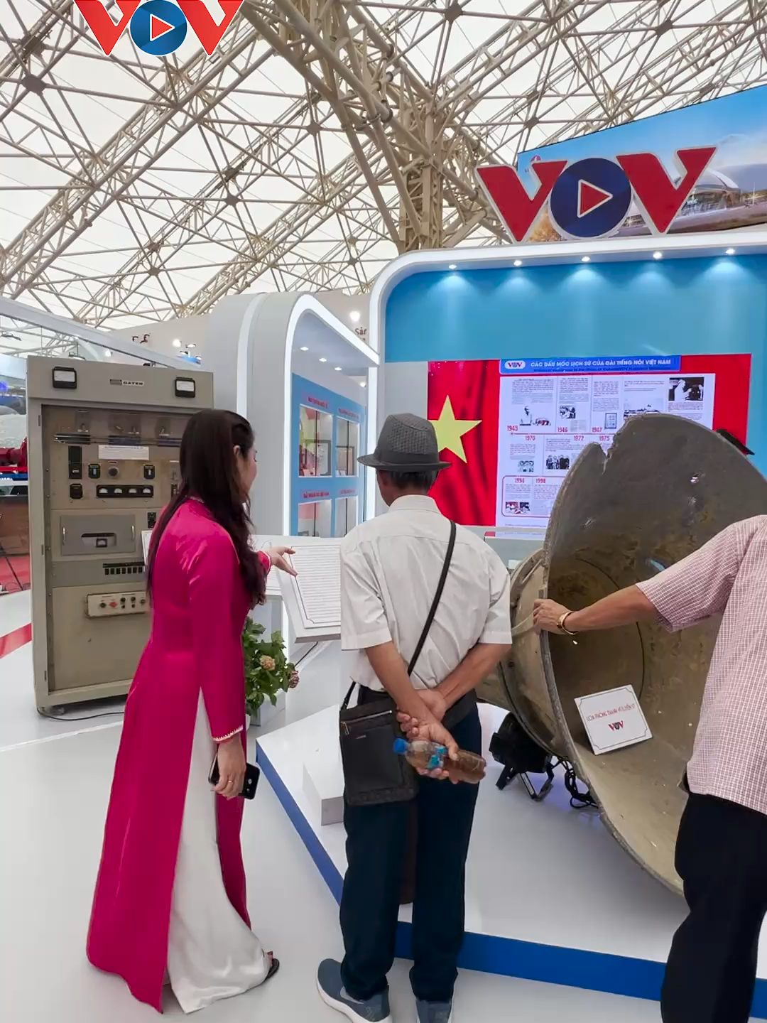 🔈 Đến với gian triển lãm của Đài Tiếng nói Việt Nam (VOV), ai cũng mong muốn được lắng nghe những [Thanh âm lịch sử].  📍 [VOV] Khu Hall 8 – Trung tâm Triển lãm Quốc gia Việt Nam (VEC), Cổ Loa, Đông Anh, Hà Nội. #VOV #VOVLive #Quockhanh80nam #Trienlam80namthanhtuudatnuoc #ThanhamHoabinh #ThanhamLichsu #Trovethoikhacthienglieng #A80