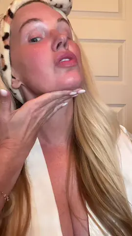 #ad I always have to prove I’m not using a filter so I just included it ahead of time. This is skincare, SKIN CARE. Retinol and a fabulous moisturizer care for your skin properly and people will question your integrity too #retinol #retinolskincareroutine #retinolserum #skincare 