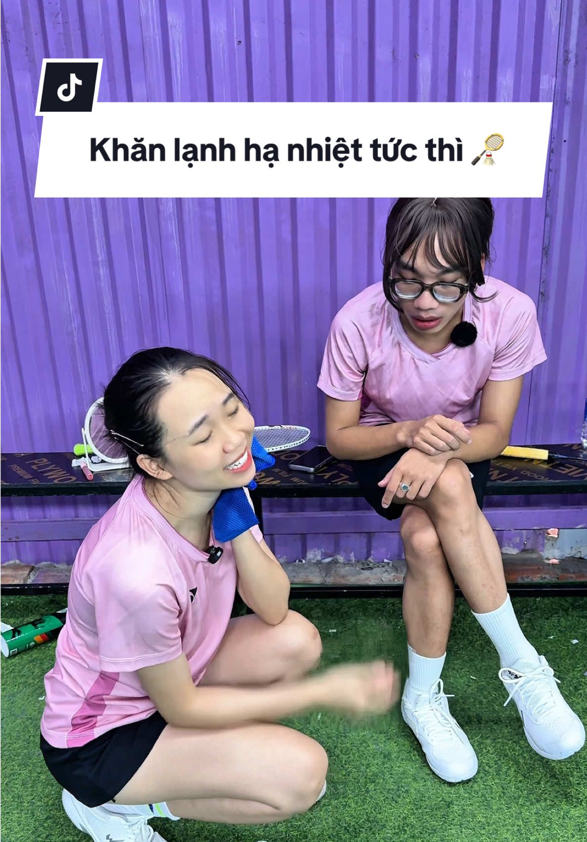 🏸 Hạ nhiệt ngay tức thì, mát lạnh ra sân. 🥰 #ninibadminton #caulong #khanlanh #khanthethao #matlanh 