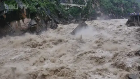 https://youtu.be/VMn0QbZbYfc?si=nnAi86XxCUv6RUqp Ang issue sa Flood Control Projects at Ghost Projects kaya patuloy na binabaha ang ating mga lugar.  #FloodControlProjects #Corruption #DPWH #CONGRESS #BAHA