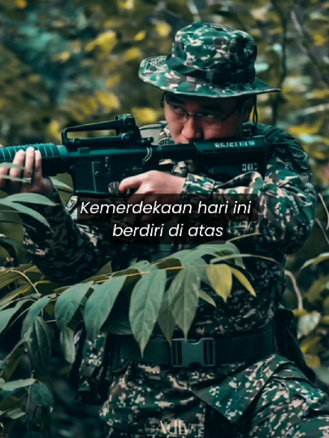 Kemerdekaan yang kita kecapi pada hari ini tidak datang dengan mudah. Ia berdiri di atas darah, air mata dan keringat parajurit yang berkorban demi tanah air tercinta. Mereka meninggalkan keluarga, mempertaruhkan nyawa, dan menanggung luka demi memastikan generasi pada hari ini dapat hidup dengan aman. Salam Kemerdekaan yang ke-68 buat para perwira negara dan seluruh rakyat Malaysia. #MalaysiaMadani #Merdeka68 #RakyatDisantuni