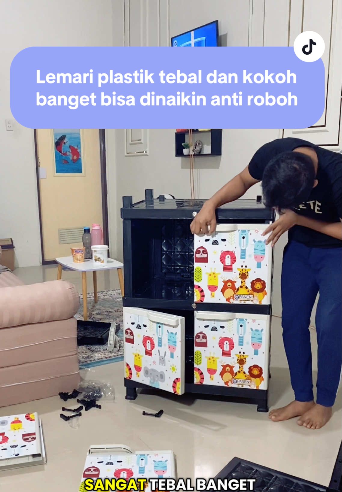 Lemari plastik panen ini bahannya tebal dan kokoh banget. #lemariplastiktebal #lemariplastik #promogajian #lemaripakaian #lemariplastiksusun 