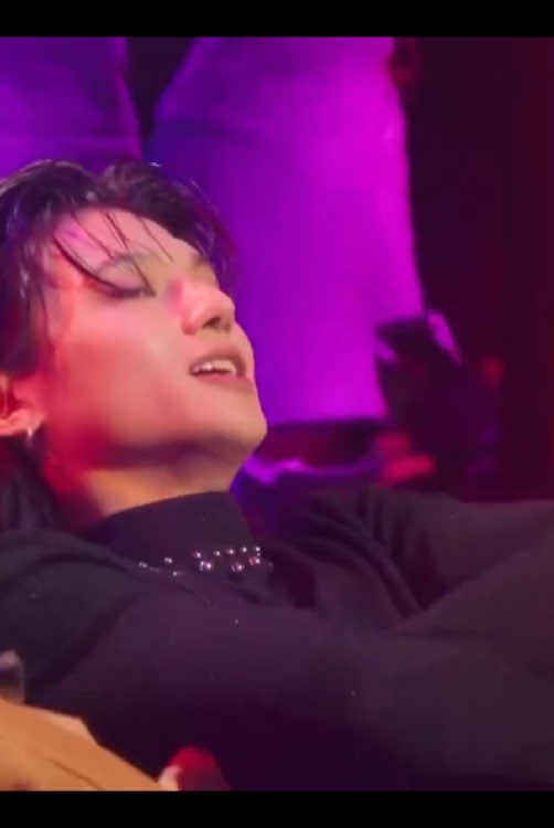 I NEED JUNG WOOYOUNG SO BAD I MISS HIS LONG HAIR I MISS MY LONG HAIRED MALE WIFE #jungwooyoung #wooyoung #ateez #kpopped #fyp 