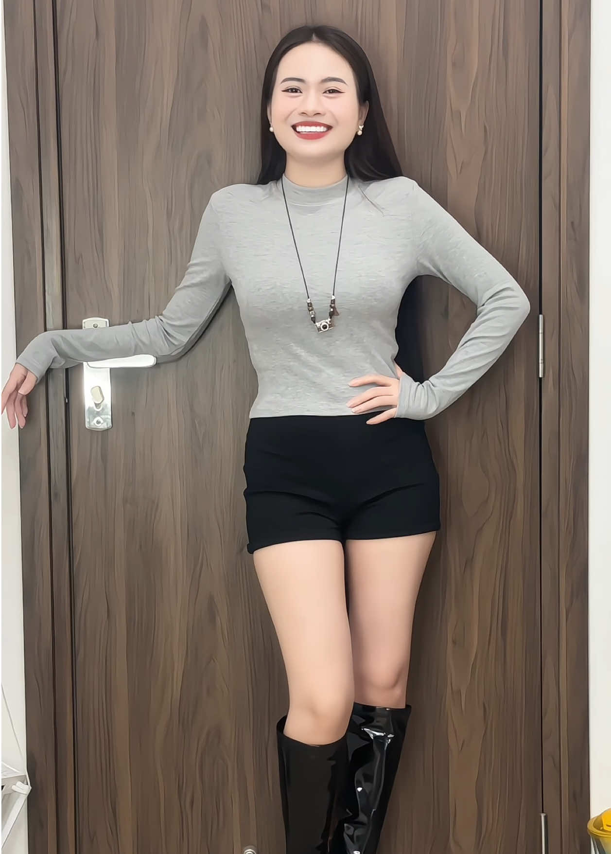 Áo tay dài mà dáng croptop đây ạ