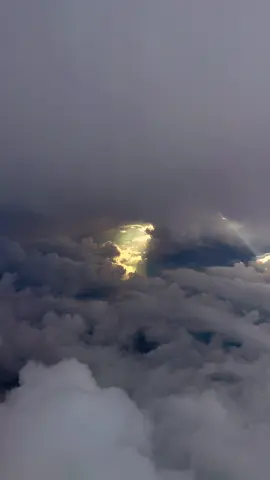 These views felt dreamlike ☁️ #clouds #fyp #utah #flying #dreamy @delta 