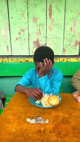 makan siang nya anak anak setelah selesai sholat jum'at😇 #papua #muslimpapua #santri #papuapegunungan #santripondok 