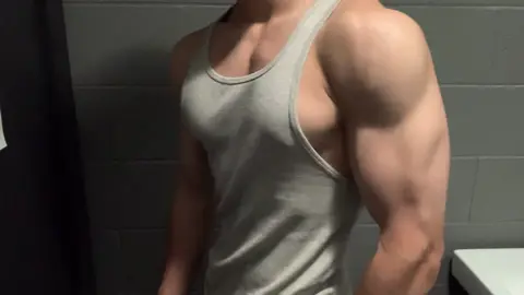 6’1, 160lbs.  #gym #bodybuilding